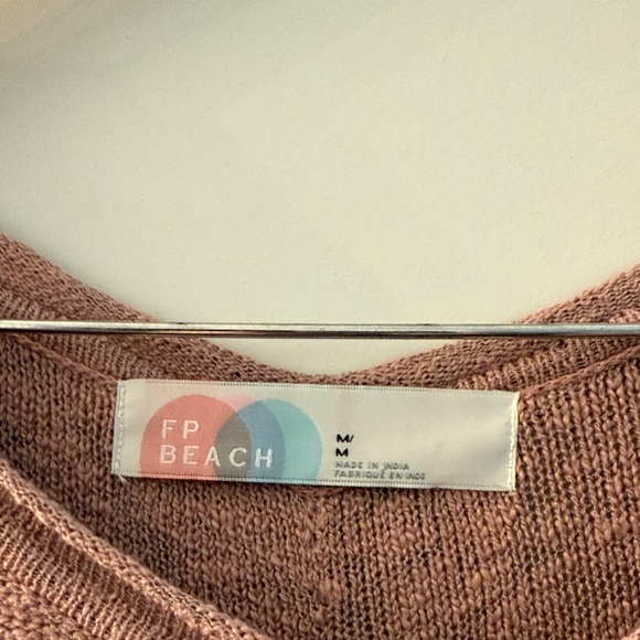 Free People long sleeved sweater maxi dress. Excellent condition. Never worn. - Picture 2 of 2